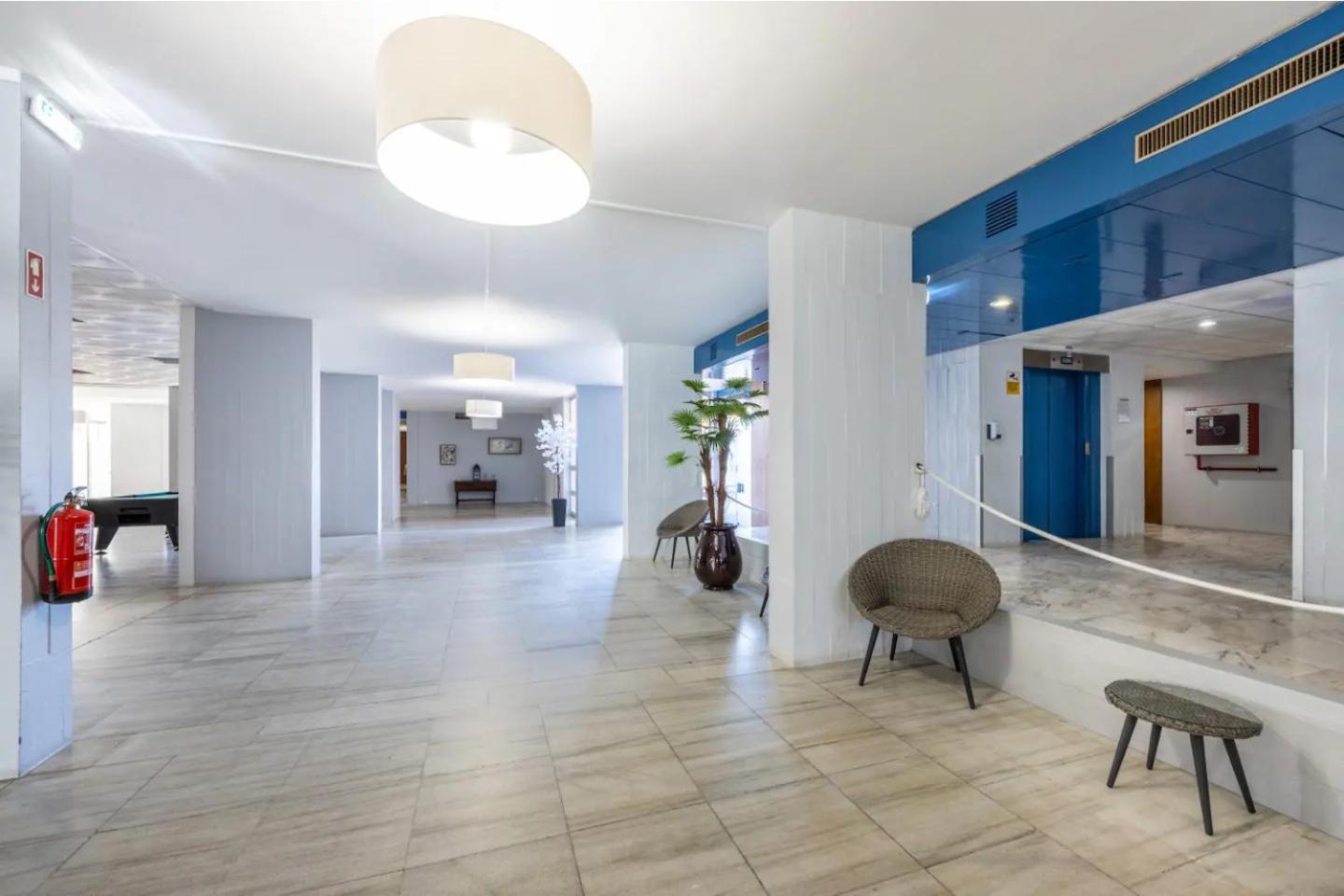פורטימאו Luxury 2 Min Beach With Balcony, Ocean View, Wifi, Ac, Smarttv מראה חיצוני תמונה